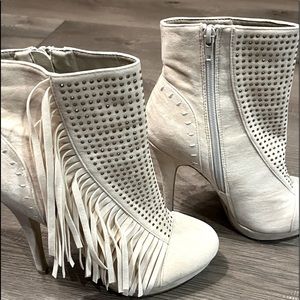 New ankle boots without box